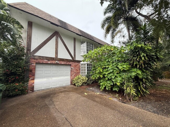 Building Photo - 619 Kensington Pl