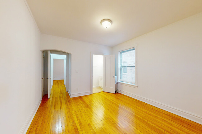 Bedroom - 1101 E. Hyde Park Boulevard