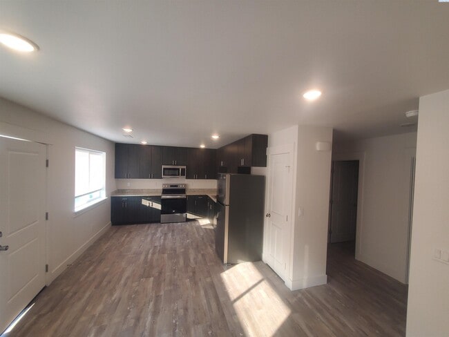 Building Photo - Brand new for rent