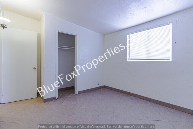 Building Photo - 4825 E 23rd St