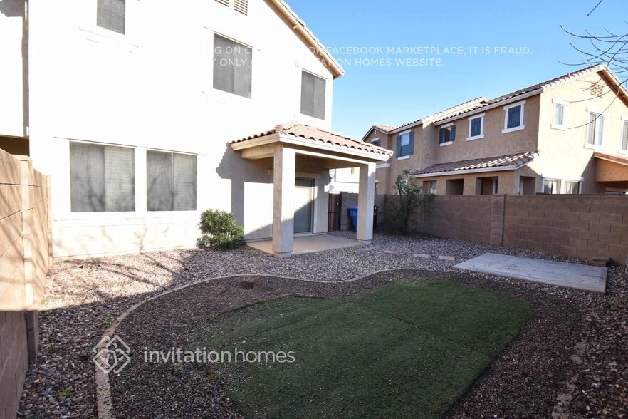 Building Photo - 881 E Stottler Dr