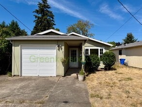 Building Photo - 6837 SE Ramona St