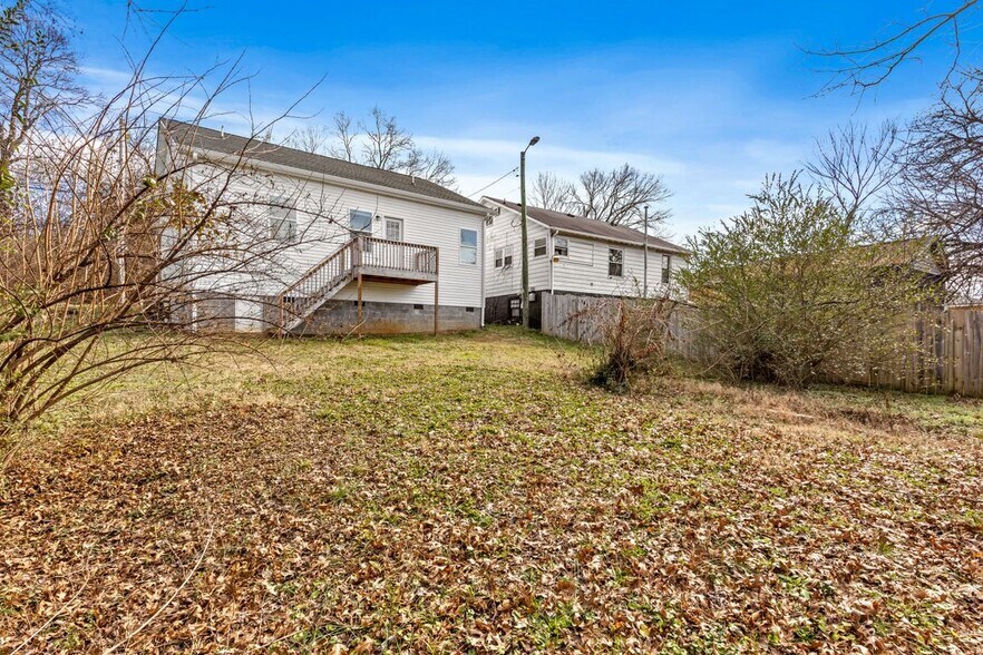 Building Photo - 1213 N Chamberlain Ave