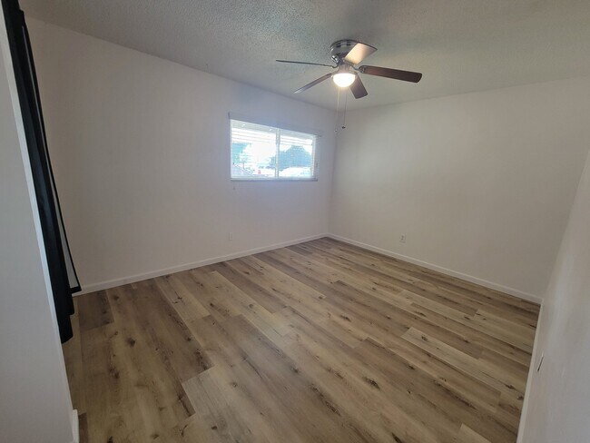 Building Photo - 2704 S Fairway Ct