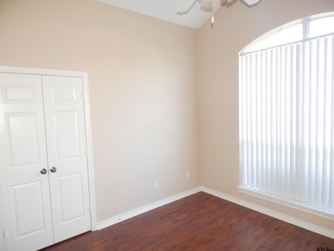 Building Photo - 16554 Beauregard Dr