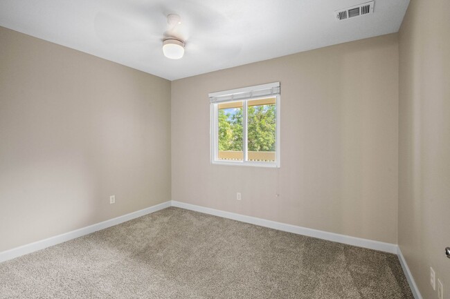 Building Photo - Evolve Real Estate: Beautifully Updated 2 ...