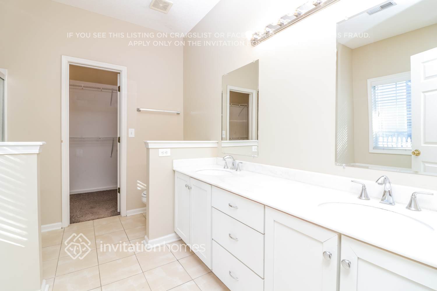 Building Photo - 960 Soaring Dr NE