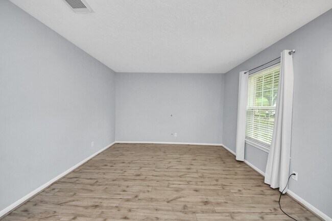 Building Photo - 10654 Hazelhurst Dr