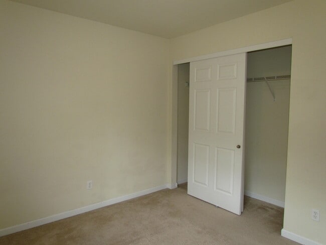 Building Photo - AVAILABLE 6/23/2025!