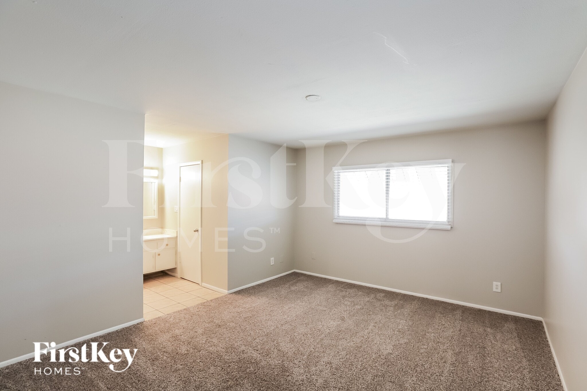 Building Photo - 14016 N 33rd Dr