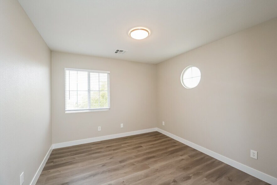 Building Photo - 9327 Wishing Creek Ave