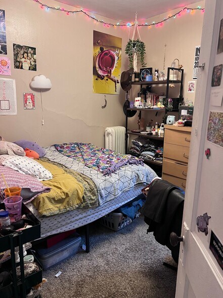 Bed Room-2 - 3431 N Bartlett Ave