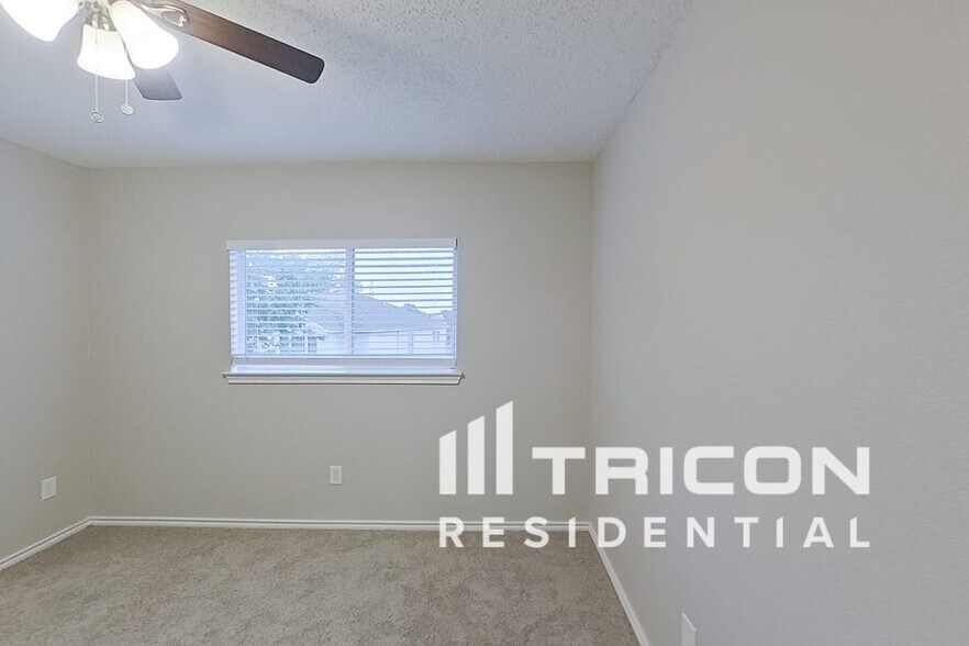 Building Photo - 2208 Capstan Dr