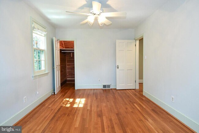 Building Photo - 510 N Nelson St