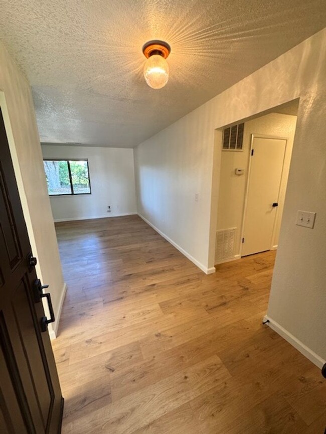 Building Photo - Remodeled home with a view