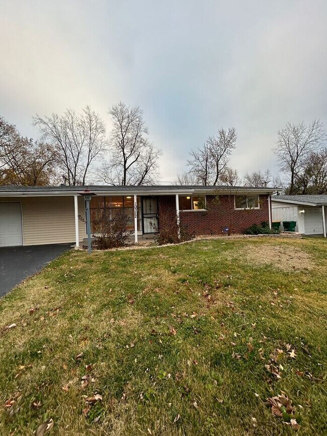 Primary Photo - Charming 3-Bedroom Home with Fenced Backya...