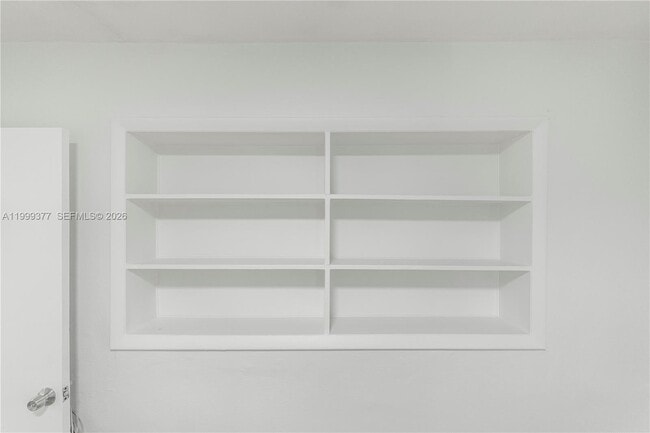 Building Photo - 7031 SW 27th Ct