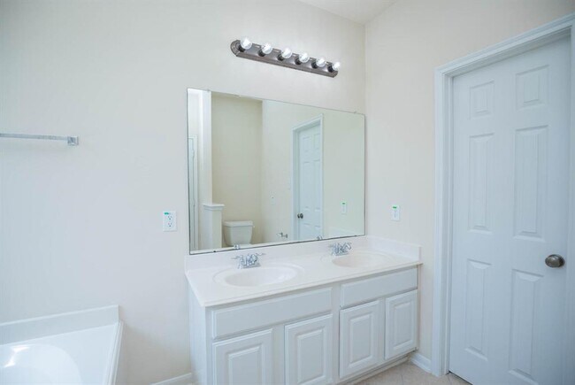 Building Photo - 7427 Boerne Creek Dr