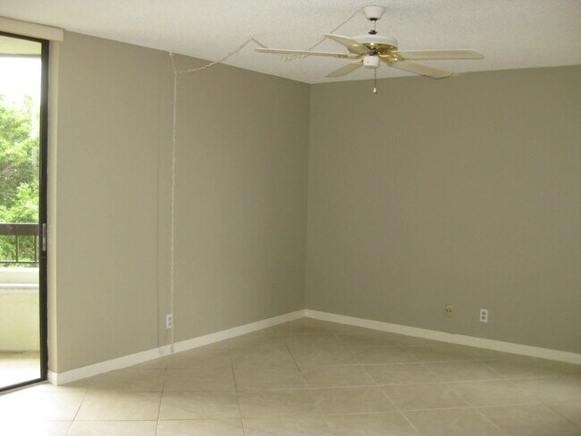 Building Photo - 6372 La Costa Dr