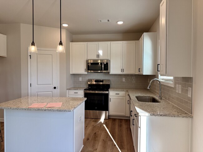 Building Photo - 401 Fox Crk Dr