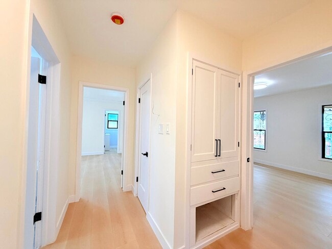 Building Photo - 6130 Whitsett Ave