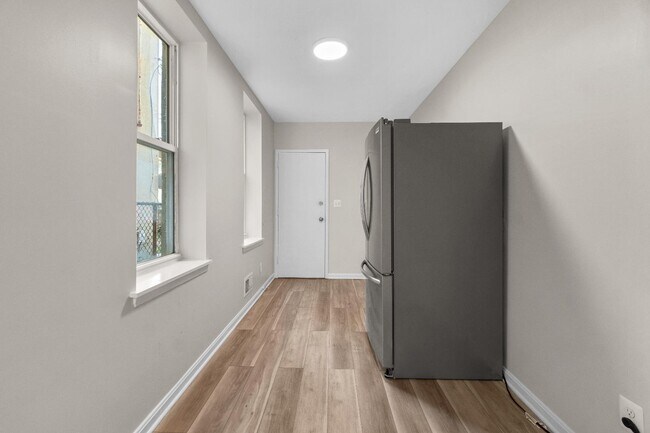 Building Photo - 418 N Collington Ave