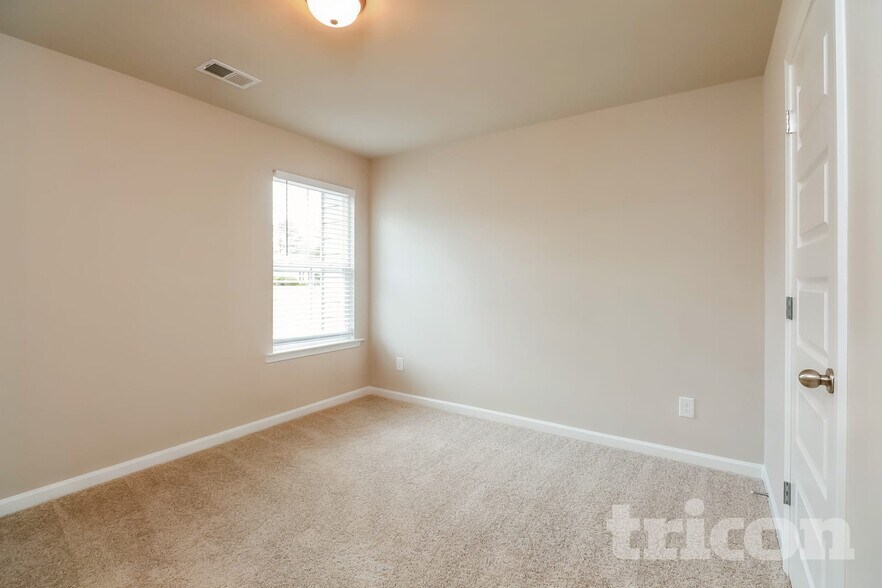Building Photo - 701 Jackson Ct