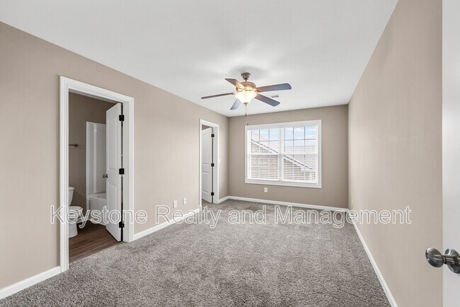 Building Photo - 301 Landrum Pl