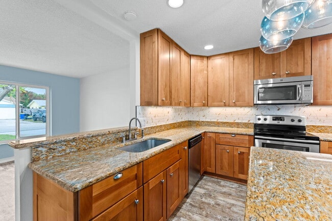 Building Photo - 8675 SW Keathley Ct