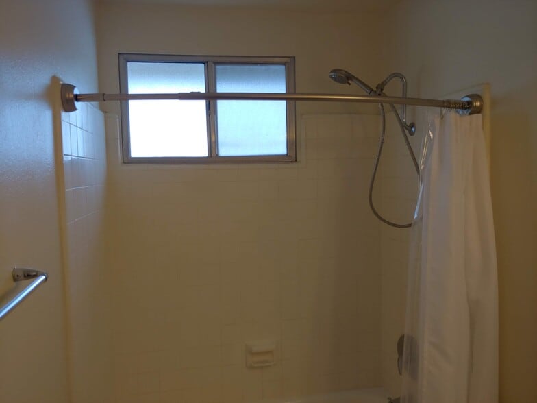 Building Photo - 1430 W Lambert Rd