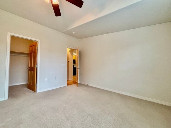 Building Photo - Beautiful 2 Bed 1 Bath Haven in Central Fort Collins!