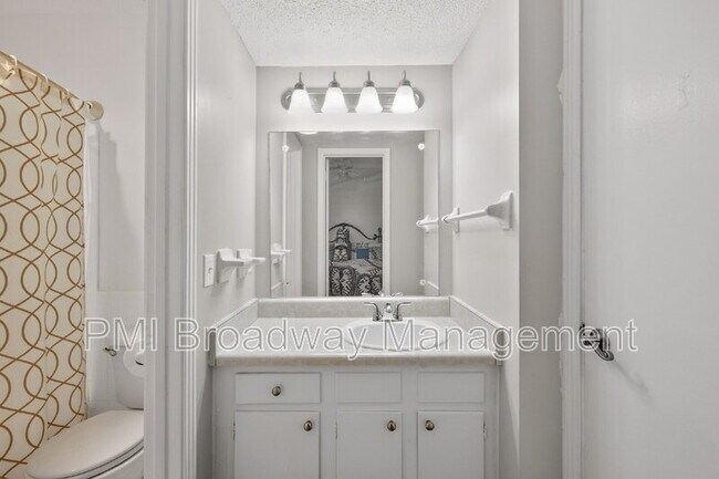 Building Photo - 500 Paragon Mills Rd