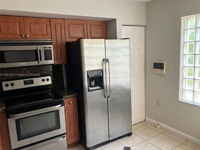 Building Photo - 13036 SW 88th Terrace N