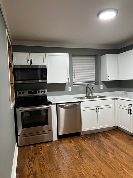 kitchen - 6435 Myron Ave