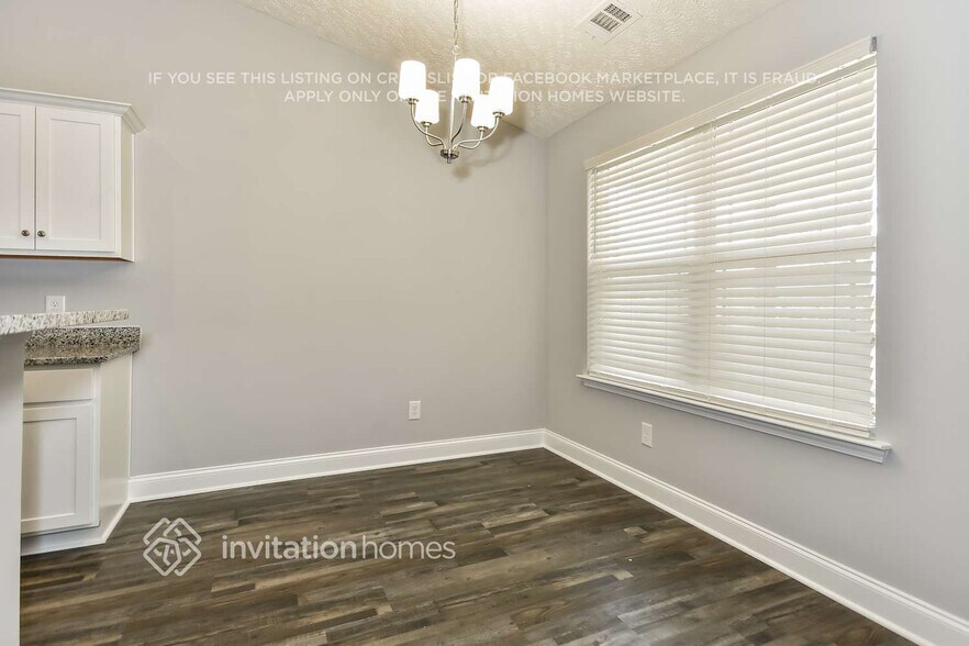 Building Photo - 771 Cedar Ln