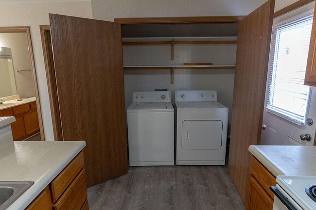 Building Photo - 1507 Native Dancer Ct