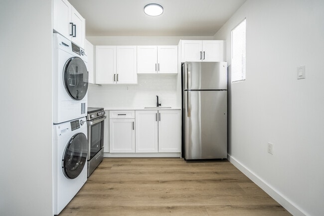 Building Photo - 1955 NW 2nd Ct