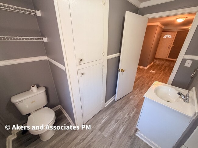 Building Photo - 104 Jackson Rd