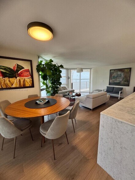 Building Photo - 1865 Brickell Ave