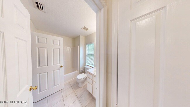 Building Photo - 8498 Climbing Ivy Trail S