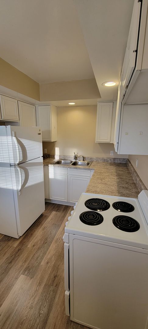 Building Photo - 2 Bedroom 1 Bath