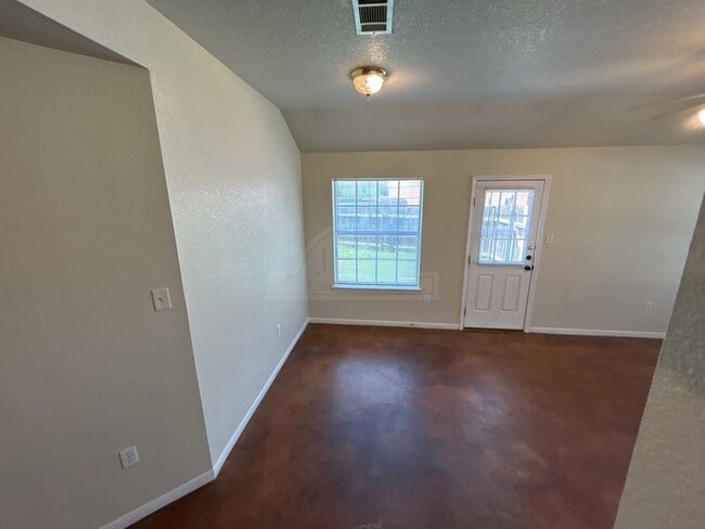 Building Photo - 3101 Yaupon Rd