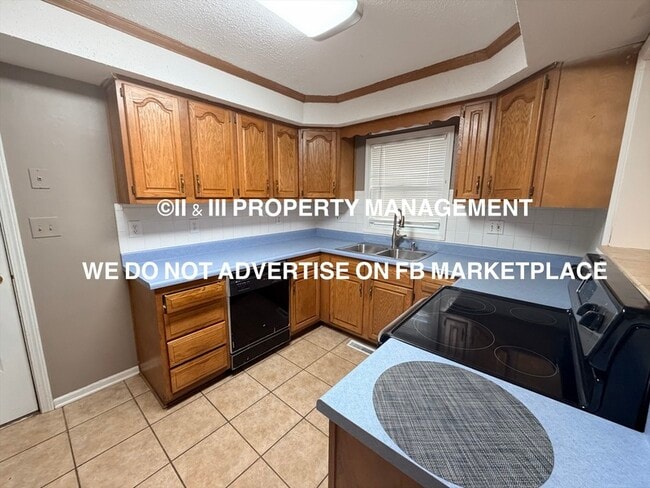 Building Photo - 5840 Floyd St