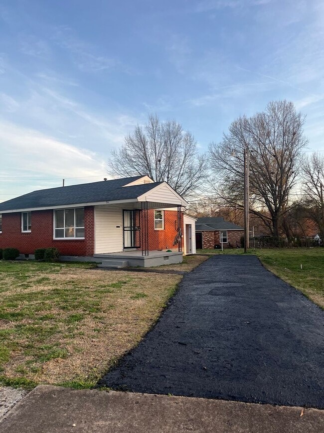 Building Photo - Newly updated 3-bedroom, 2-bath home - Open To Section 8