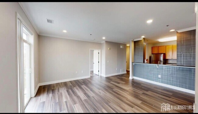 Building Photo - 6301 Fernandez Ct
