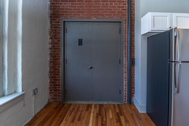 Building Photo - Nash Street Lofts-Unit M
