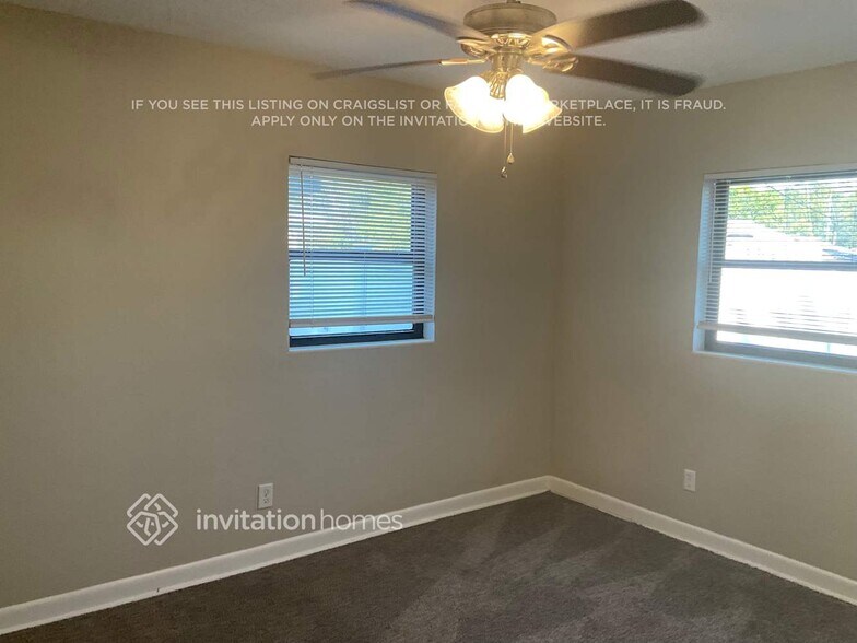 Building Photo - 5609 Sandalwood Dr