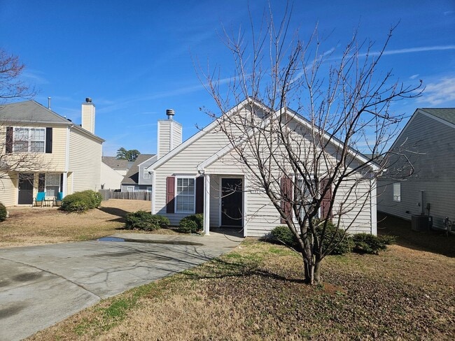 Building Photo - Darling 3br/2ba RANCH!! Avail Now! Near downtown Ral and I-40!!