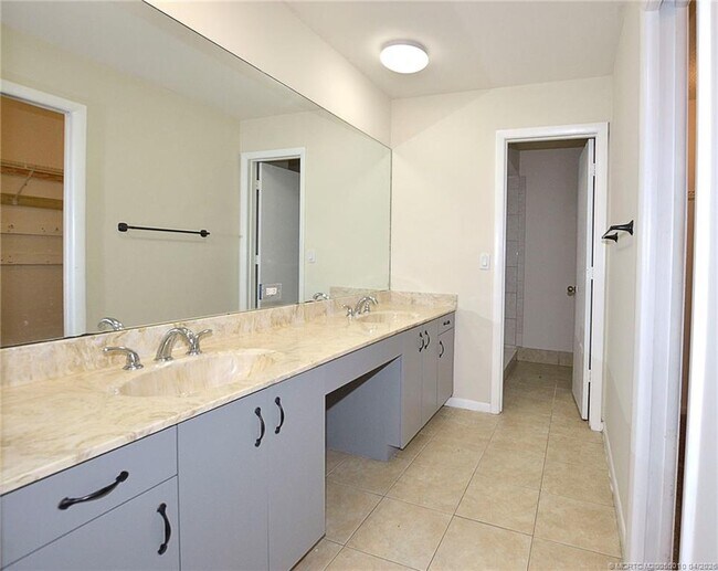 Building Photo - 4211 SW Egret Pond Terrace