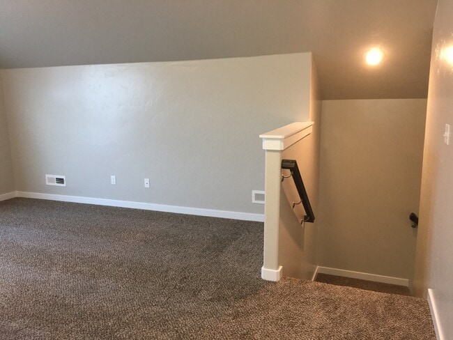 Building Photo - Beautiful home with 3bd 2ba and bonus room. Located in the Irvine Subdivision, just off  Chinden ...